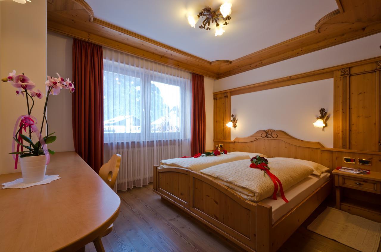 Hotel Al Viel B&B Canazei Luaran gambar