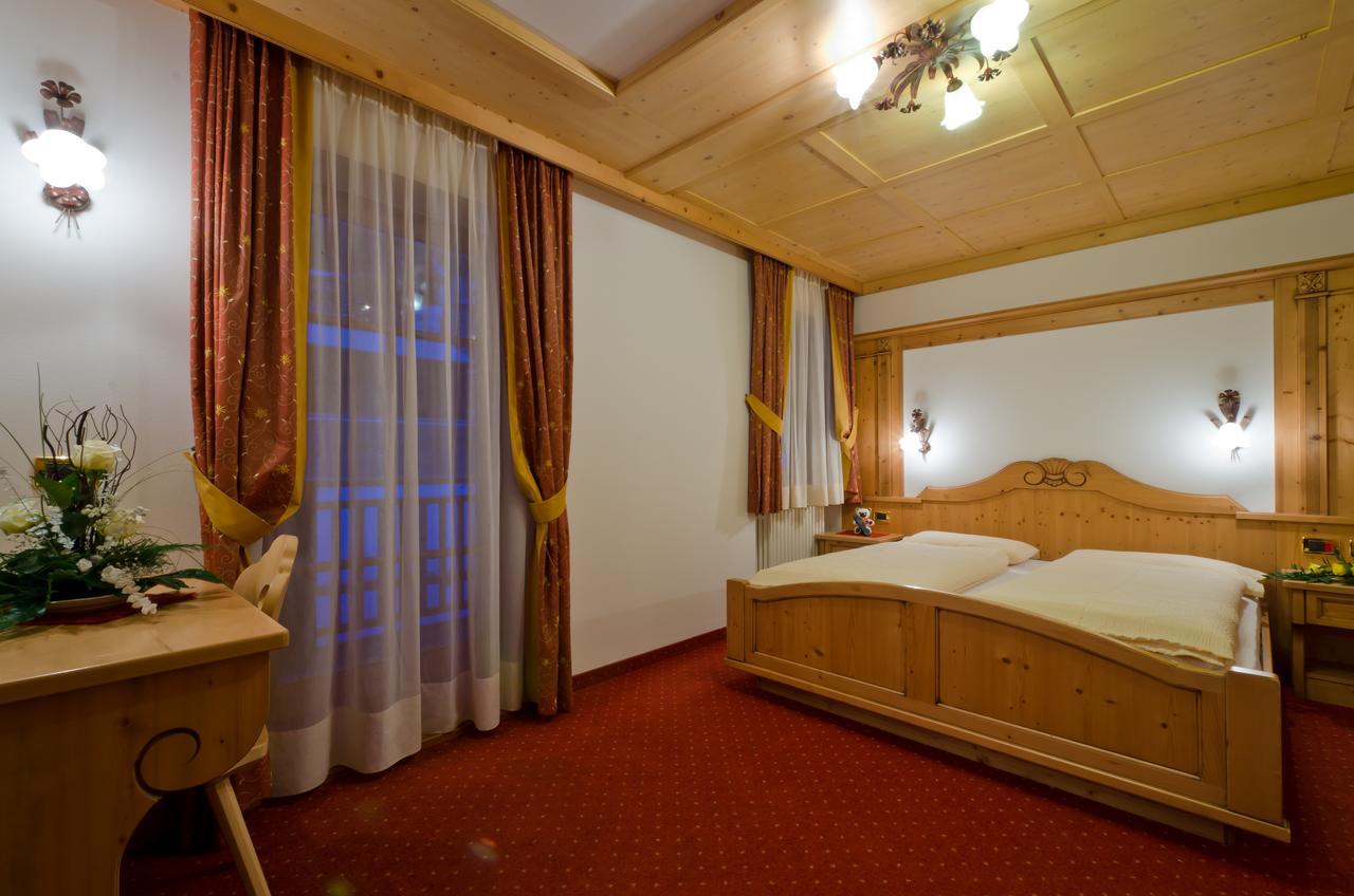 Hotel Al Viel B&B Canazei Luaran gambar