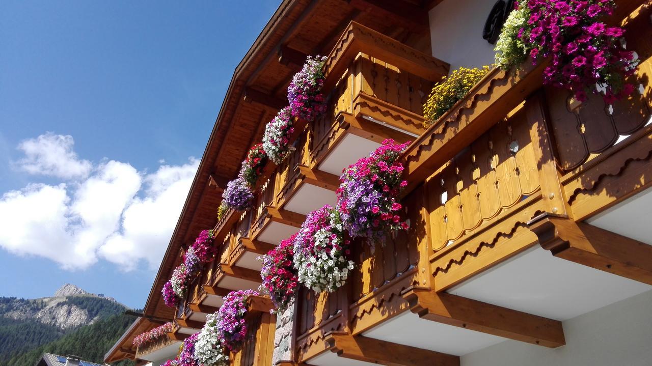 Hotel Al Viel B&B Canazei Luaran gambar